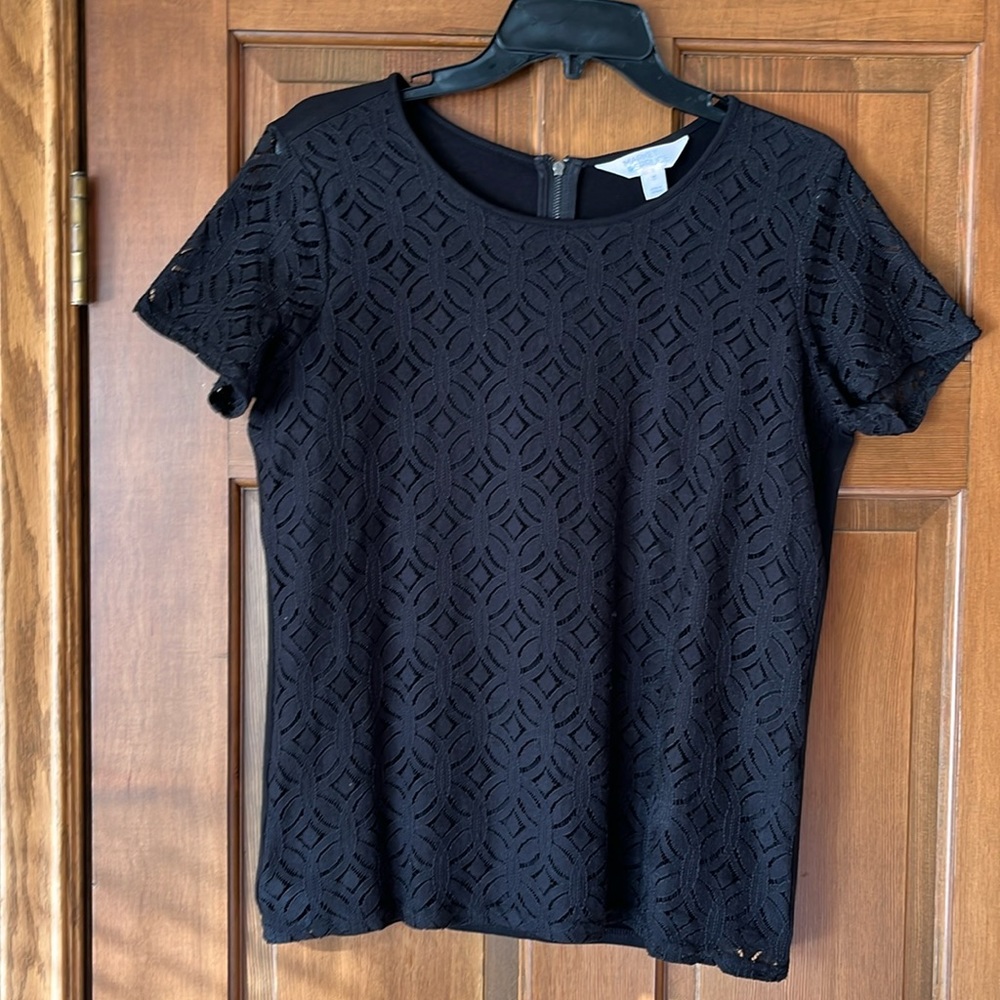 Market & Spruce black lace lined top